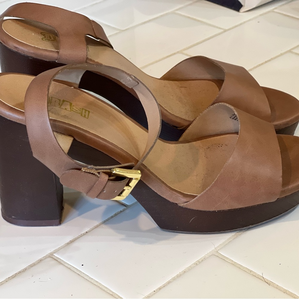 Platform shoes tan 8.5